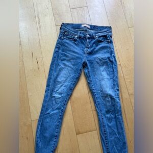 7 for all mankind low rise skinny jeans. Size 26.